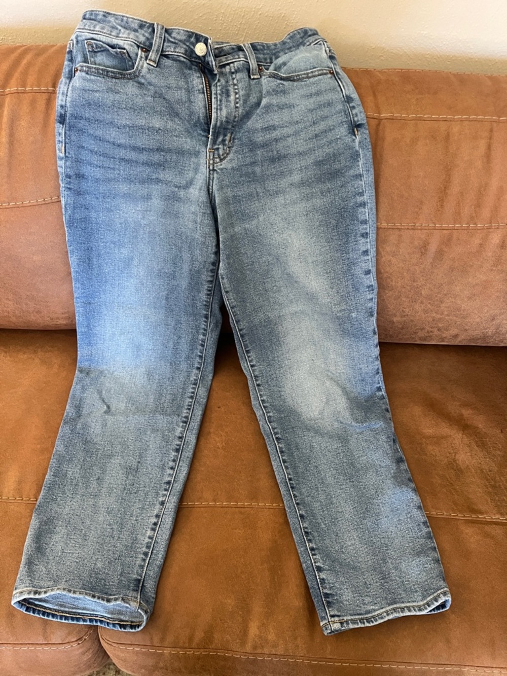Old Navy Women's Light Blue Straight-Leg Jeans